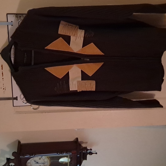 Sweater - Picture 1 of 3